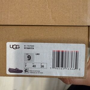 UGG Dakota Moccasins - Purple